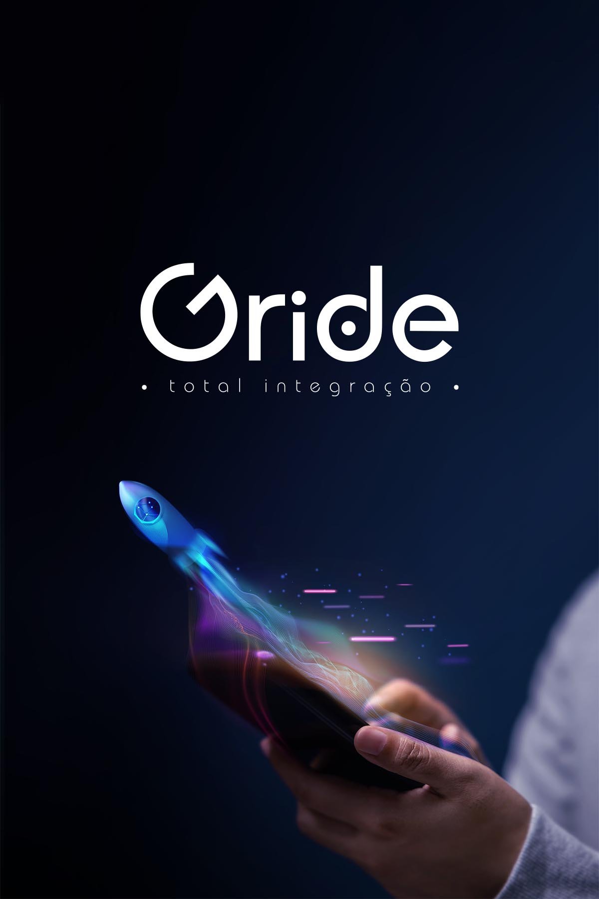 Equipe da Gride Total Integração trabalhando em projetos de marketing digital